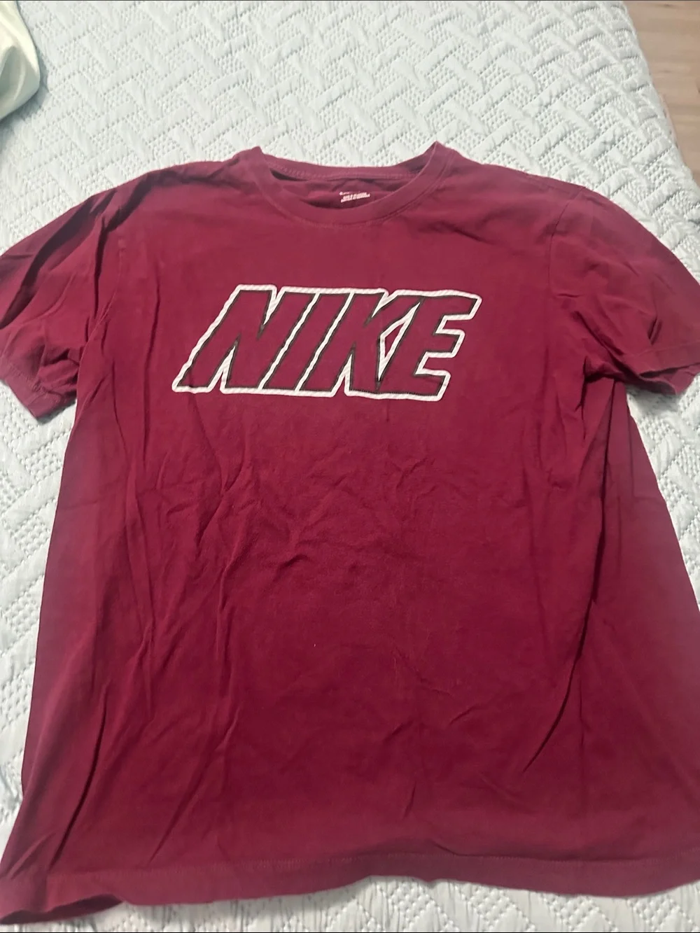Nike Men's Maroon Logo Short Sleeve Tee size medium